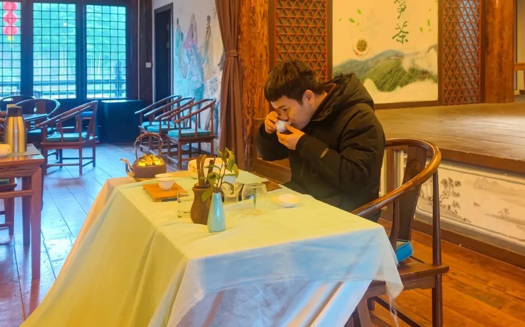 1618451776776779.jpg 1618451776776779.jpg