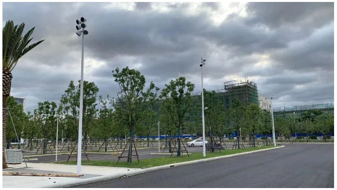 1674974729297080.jpg 安踏.jpg