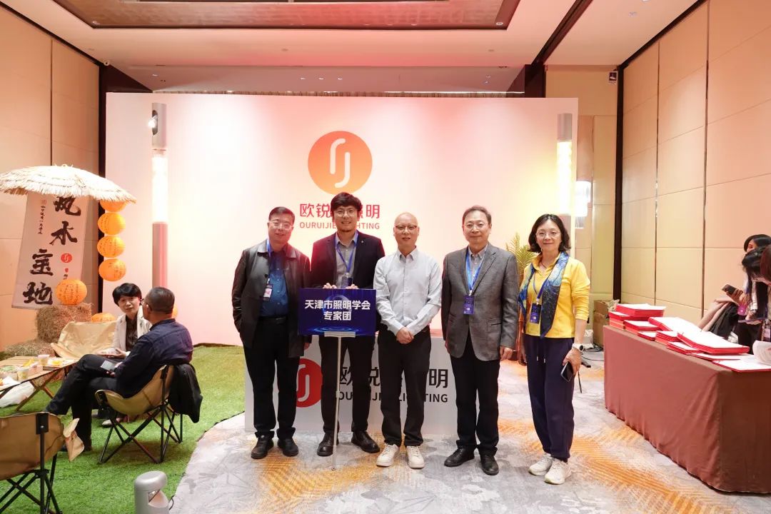 1743053651580906.jpg 1743053651580906.jpg