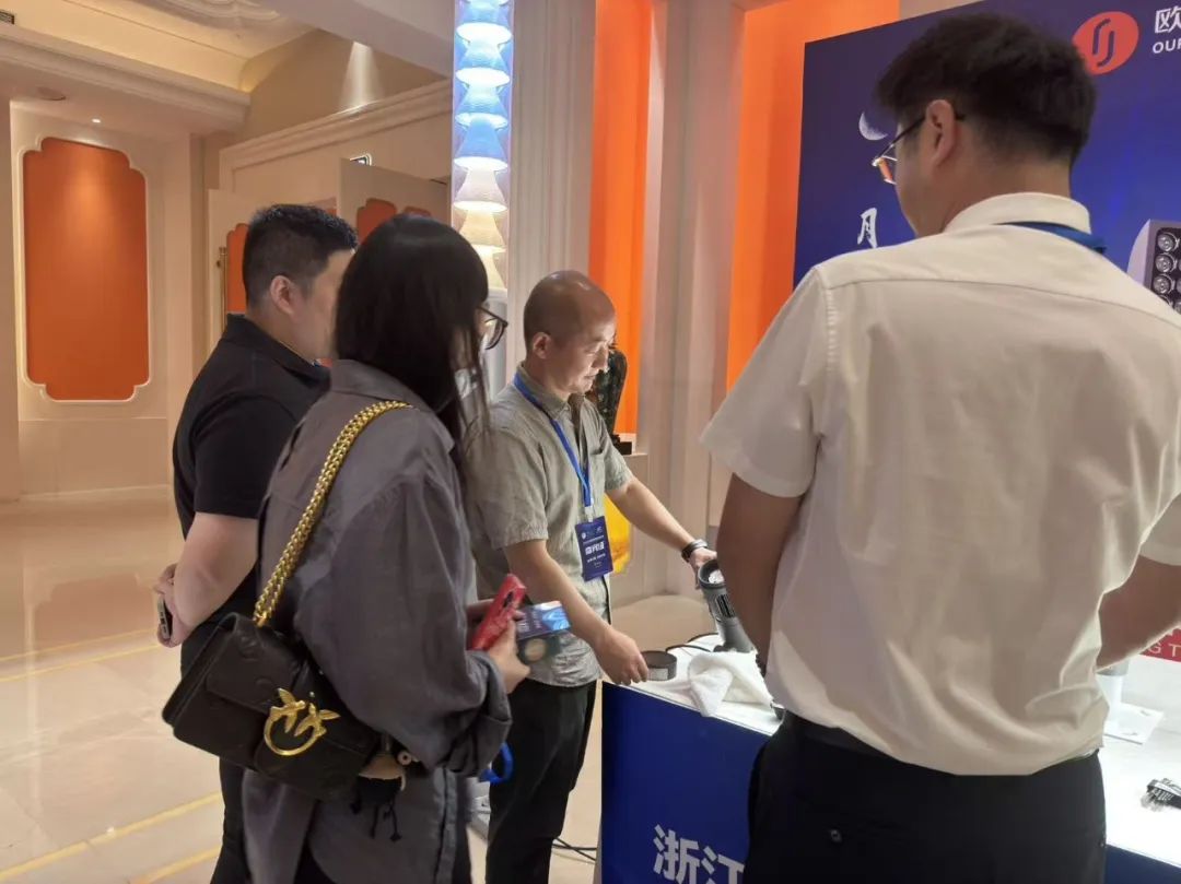 1756447304552433.jpg image8_640.jpg